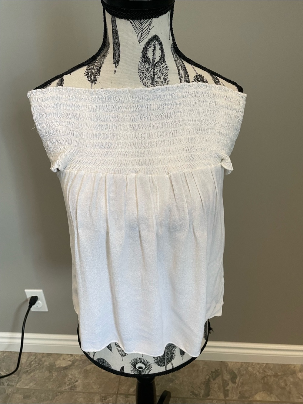 JOHN GALT - Women’s White Off-Shoulder Smocked Top